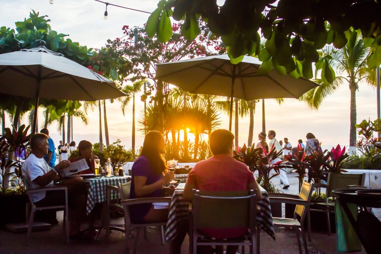 La Dolce Vita Puerto Vallarta Malecon 768x512