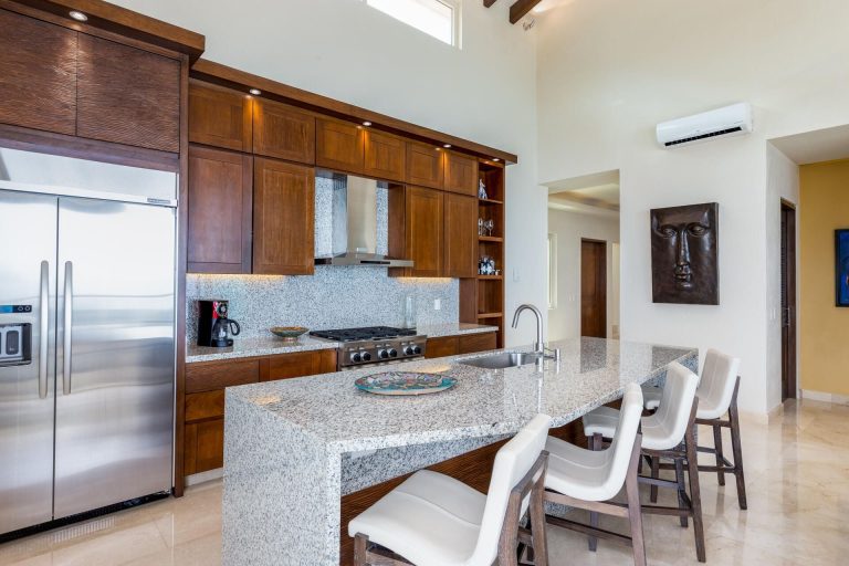 Timothy RE 7 768x512