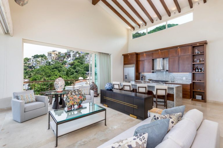 Timothy RE 8 768x512