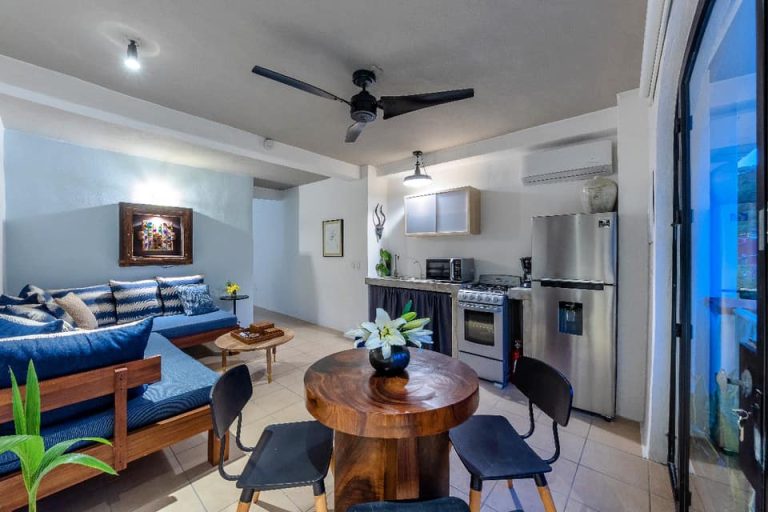 casa lucas blue 768x512