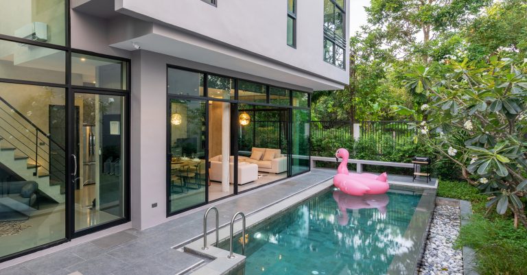 intro image res 768x401