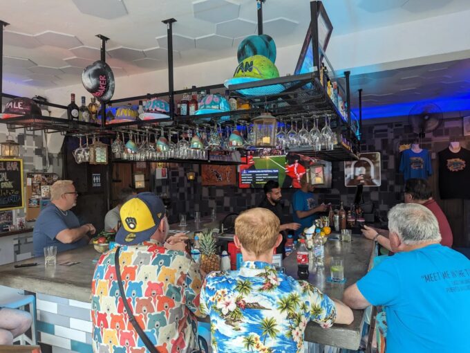 tunnel bar
