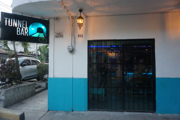 tunnel bar pv 6 768x511