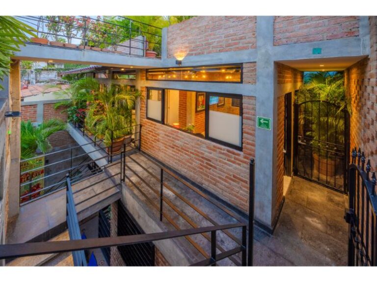 Copy of Pinata Suite 9 768x576