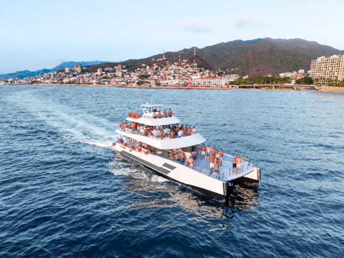 papi beach catamaran