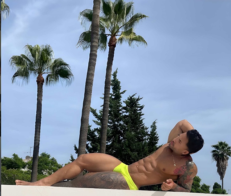Jordano Garcia enjoys the beach